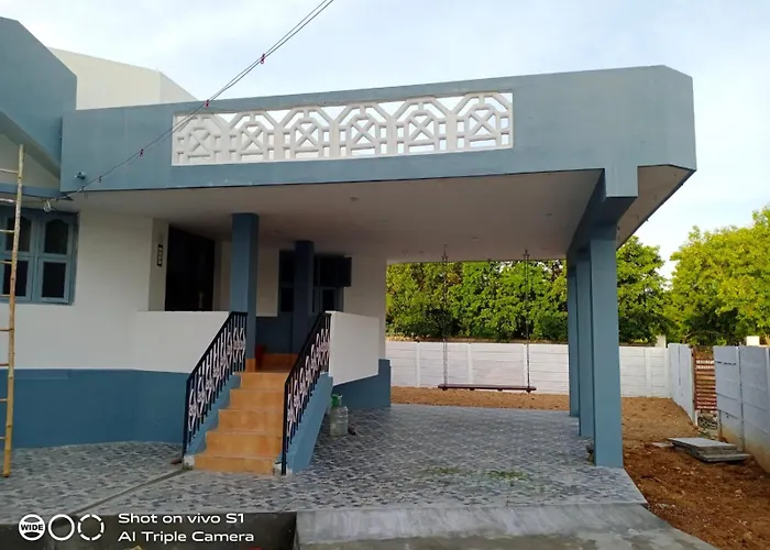 Madura Homestay - Gorgeous Home With 2Bhk 5 Minutes From Nh44 Madurai